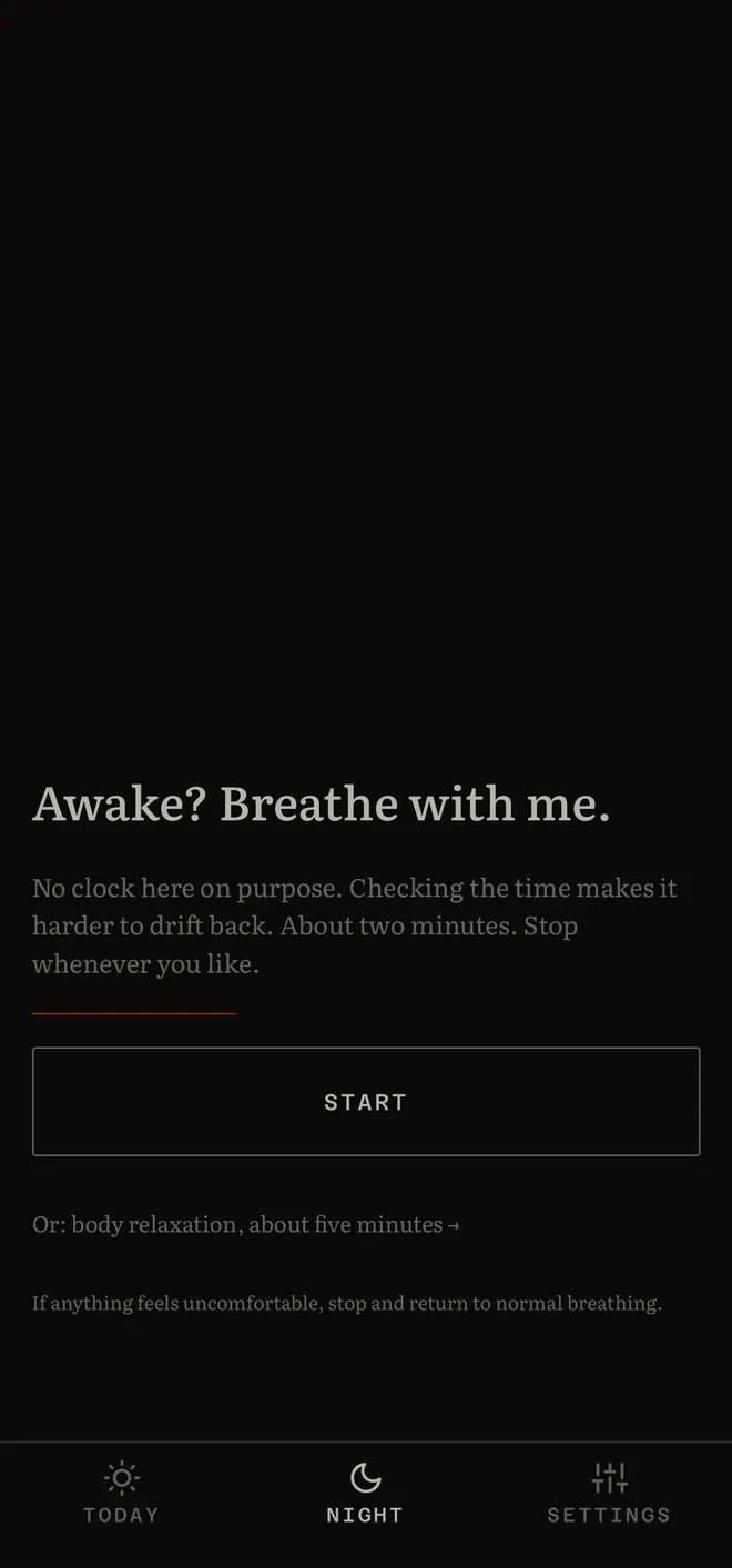 Night screen: dark, no clock, a single Start button